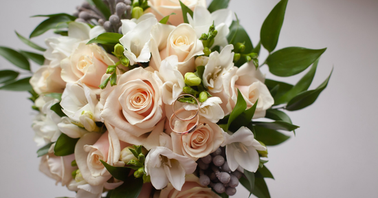 Wedding Anniversary Flowers by Year: The Easy Guide