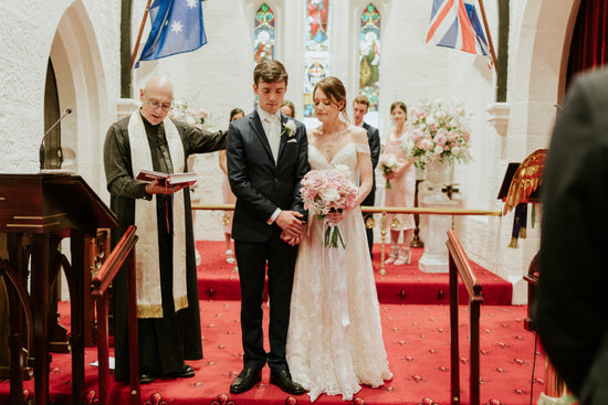 Indoor vs Outdoor Wedding Venues: What’s Best for You?